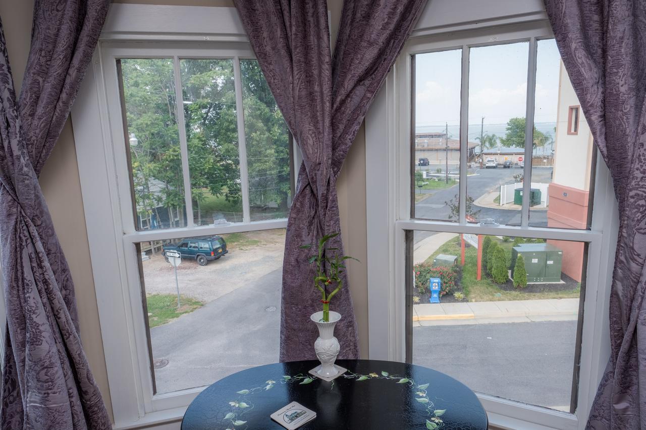 Dennison Street Inn, B & B Colonial Beach Bagian luar foto
